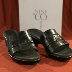Nine West Black Sandel